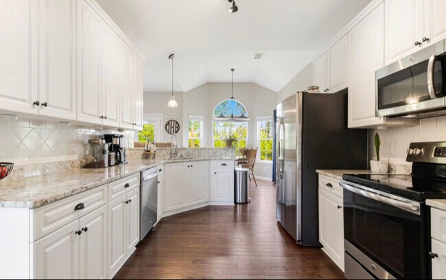 Foto del edificio - 8 Downing Ct SE