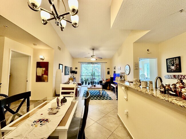 Foto del edificio - 1230 Reserve Way
