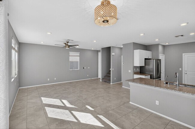 Building Photo - AMAZING 2-STORY 3-BEDROOM HOME IN GATED COMMUNITY!