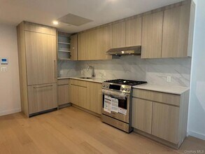 Building Photo - 33-71 Prince Street Unit 6A