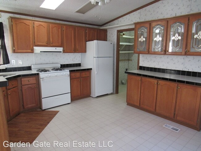 Building Photo - 3 br, 2 bath House - 2690 Sunset