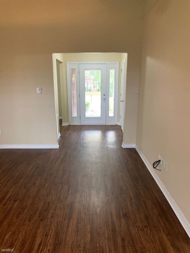 Building Photo - 3 br, 2 bath House - 15076 Cedar Springs Dr