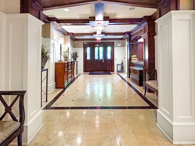 Building Photo - Beautiful Condo close to Emory and CDC!