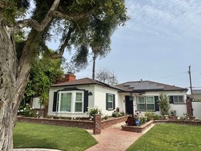 Building Photo - 3822 Rose Ave