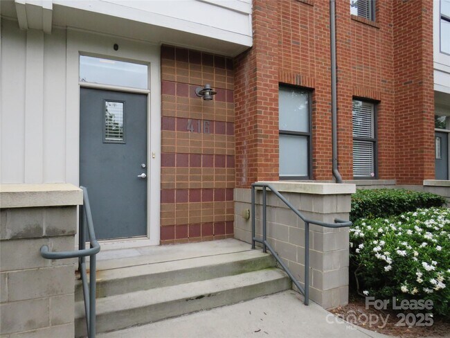 Foto del edificio - 416 N McDowell St