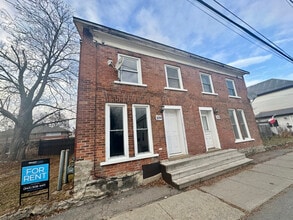 Building Photo - 109 Clothier St E