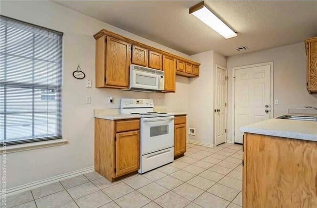Building Photo - 32 Watson Dr