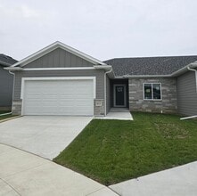 Building Photo - 8615 Highview Cir