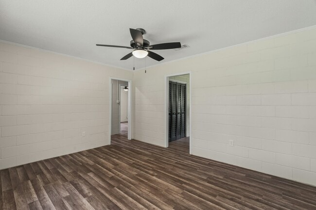 Building Photo - 16 E Westover Dr