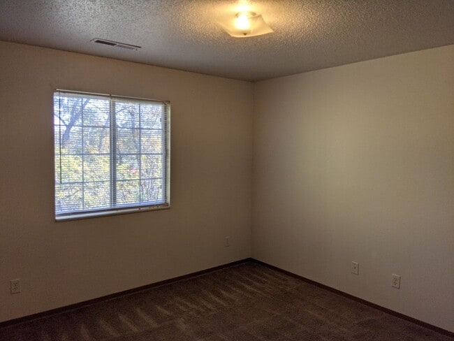 Foto del edificio - Quiet Neighborhood in Tiffin - 2 Bedroom 1 Bath Condo