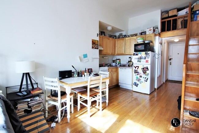 Building Photo - 255 West 75th Street