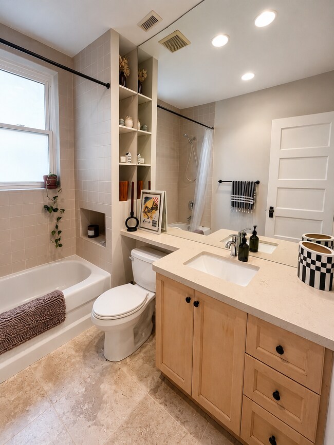 Photo du bâtiment - Beautiful Palmerston/Little Italy 2-bedroom, 2-bathroom Executive rental
