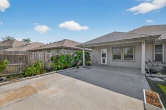 Building Photo - 2701 Sagedale Dr