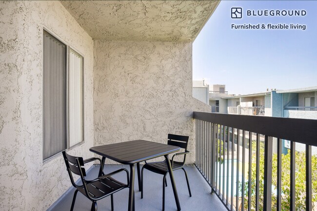 Foto del edificio - 350 E Del Mar Blvd