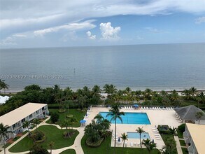 Building Photo - 881 Ocean Dr