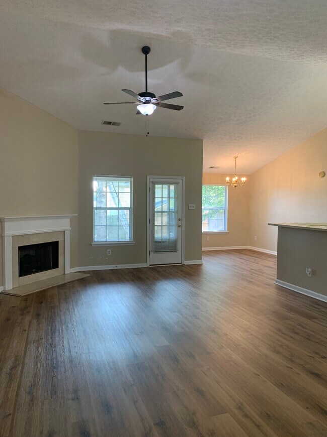 Foto del edificio - 213 Copperfield Ln