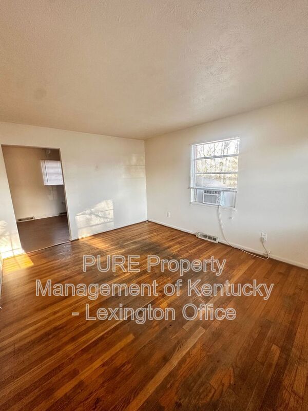 Foto del edificio - 627 1/2 Silverleaf