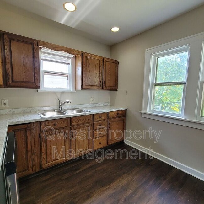 Foto del edificio - 1237 Garfield Ave NW