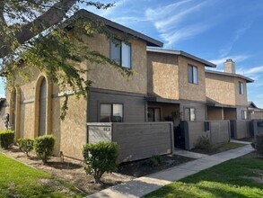 Building Photo - 817 Quail Ln