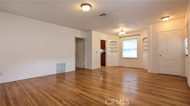Building Photo - 537 N Yale Ave