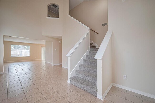 Foto del edificio - 7203 River Pines Dr