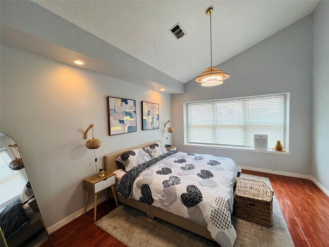 Foto del edificio - 4310 Hawk Meadow Dr