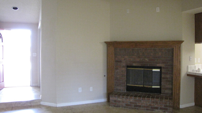 Building Photo - 501 Quail Rock Ave
