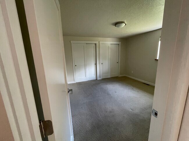 Master Bedroom - 1395 NE Seward Ave