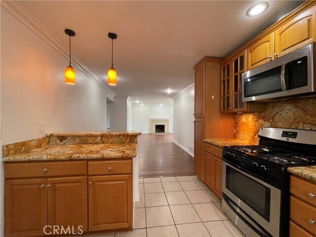 Building Photo - 427 E Javelin St