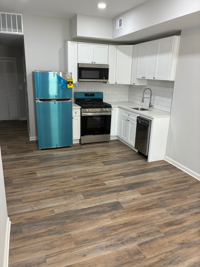 Building Photo - 1745 W Passyunk Ave