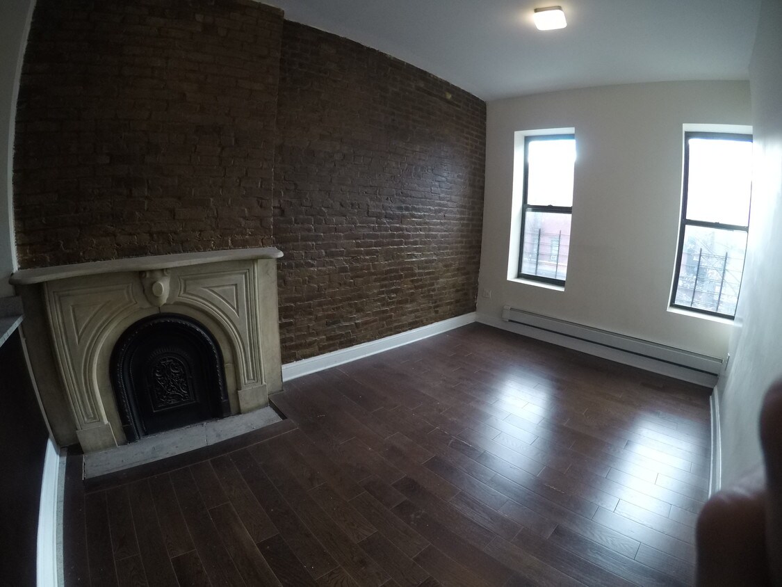 Primary Photo - 249 E 116th St