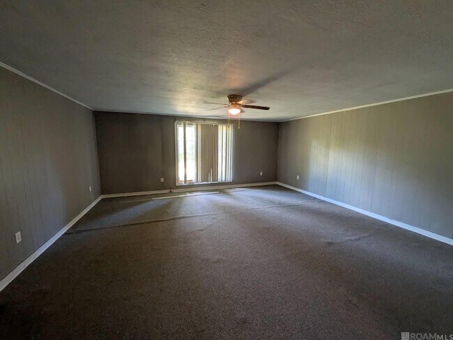 Foto del edificio - 5966 Clayton Dr