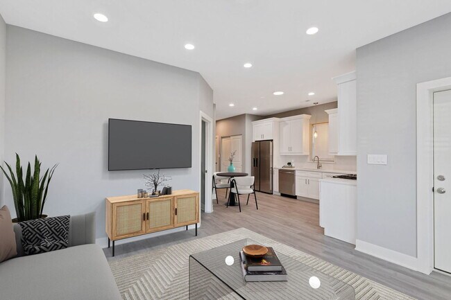 Building Photo - 2000 S Desplaines St