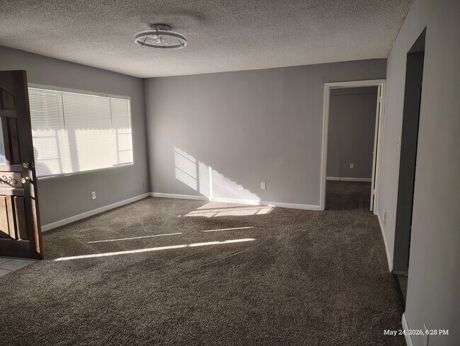 Building Photo - 3570 SW Kerry Ave