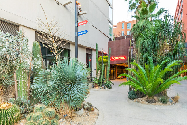 Foto del edificio - El Centro Apartments and Bungalows