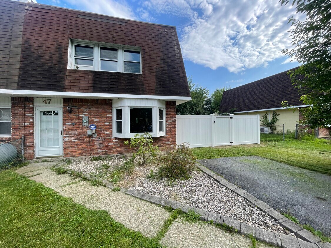 47 Sarah Ln, Middletown, NY 10941 House Rental in Middletown, NY