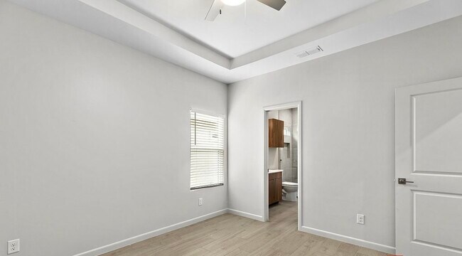 Foto del edificio - 3409 Duke Ave