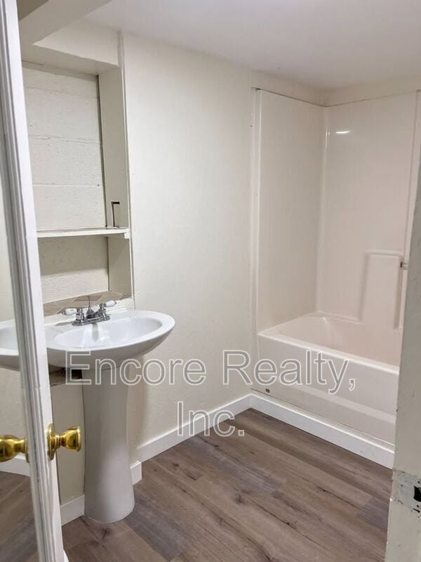 Building Photo - 2780.5 Vista Way