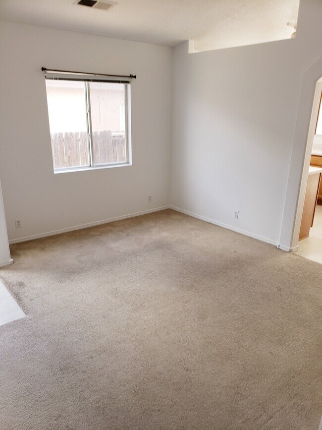 Foto del edificio - Great home in Enchanted Hills - 3 bed, 2 b...
