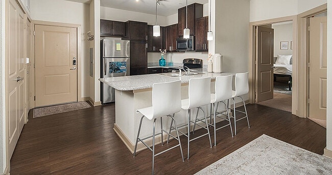 Model-Kitchen-03-13th-and-Olive-Eugene-OR - The Hayward Student Living Apartments