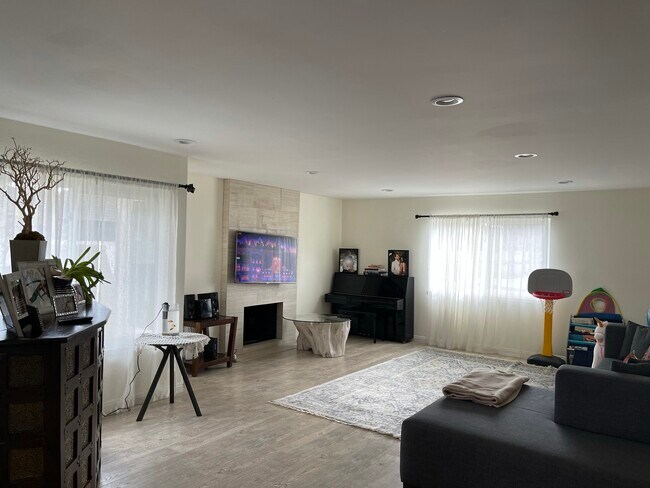 Foto del edificio - 3741 S Lowell St