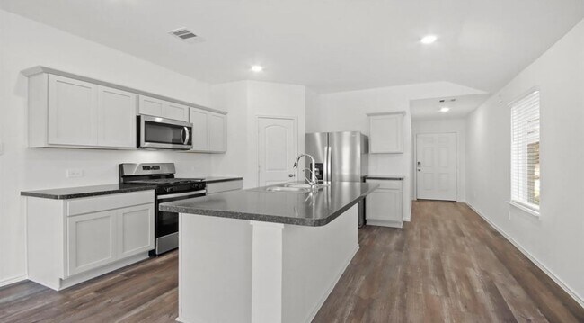 Building Photo - 23815 Hilltop Cyn Ln