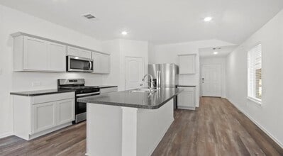 Building Photo - 23815 Hilltop Cyn Ln