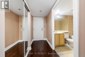 Building Photo - 10 Northtown Way