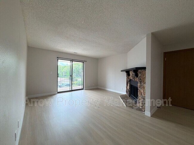 Foto del edificio - 2354 N 44th St