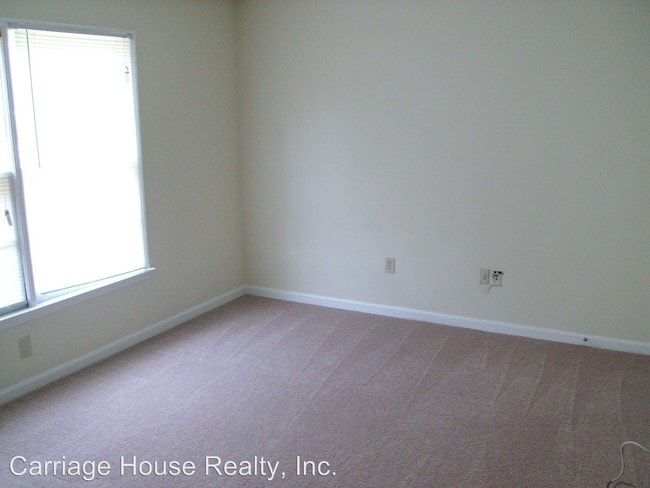 Building Photo - 160 Barrington Pl