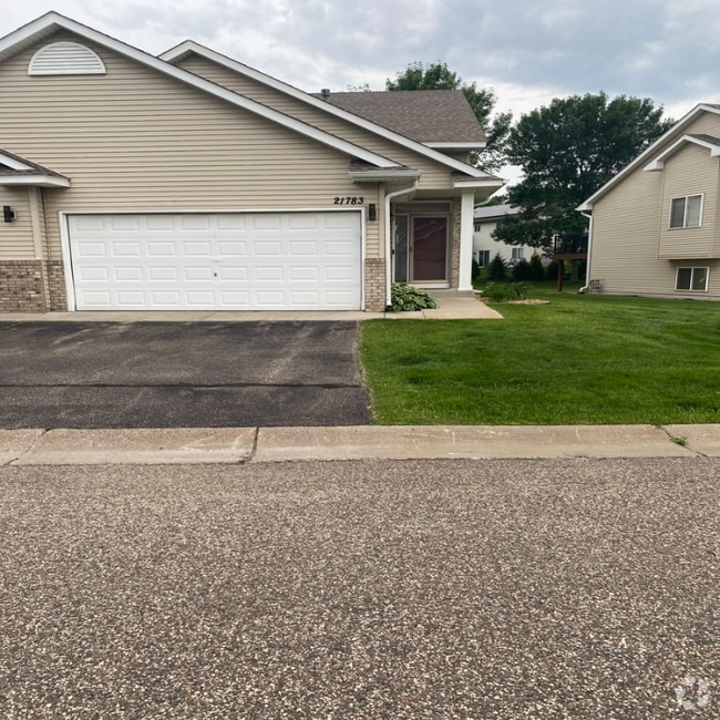 Building Photo - 21783 Linden Way