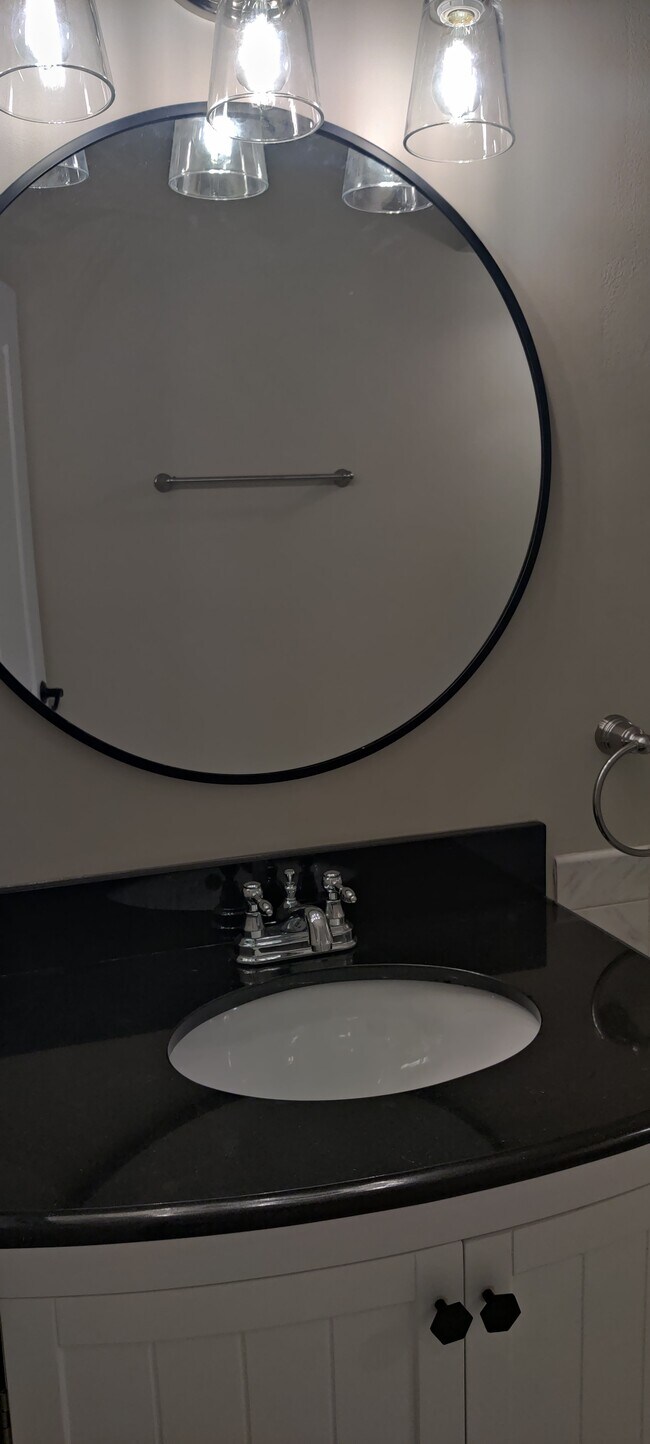 401 Ascot Dr Unit 2K, Park Ridge, IL 60068 Condo for Rent in Park