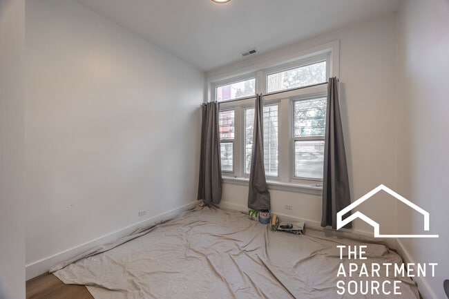 Building Photo - 1454 N Kedzie Ave