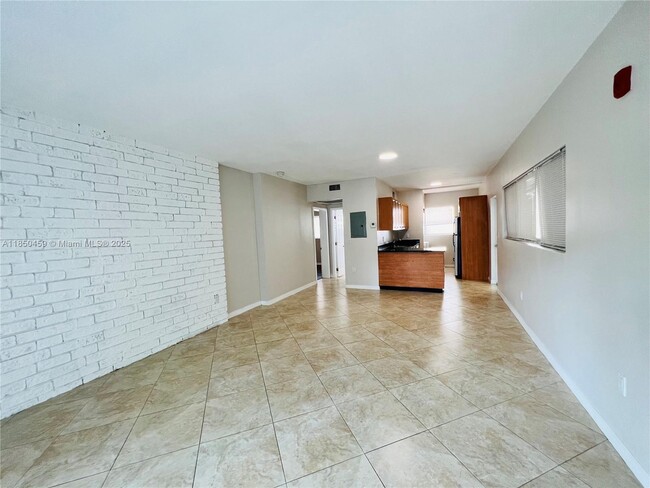 Foto del edificio - 946 Bay Dr